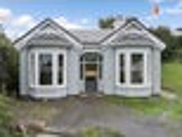 House for sale in The Glen
