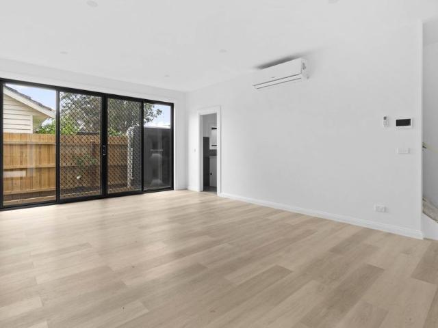 Apartment for rent in Cranbourne, Melbourne