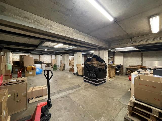 Local Commercial vente à L'Haÿ-les-Roses, Ivry-sur-seine