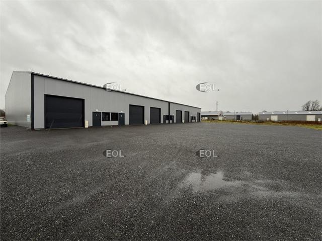 Local Commercial vente à Bernay, Épaignes