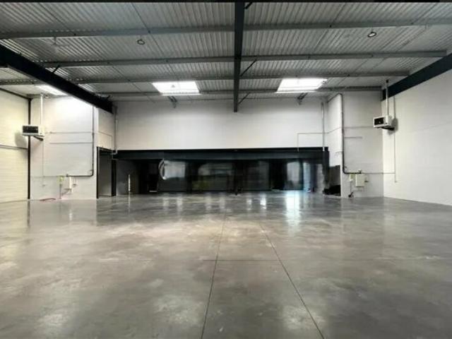 Local Commercial vente à Torcy, Courtry