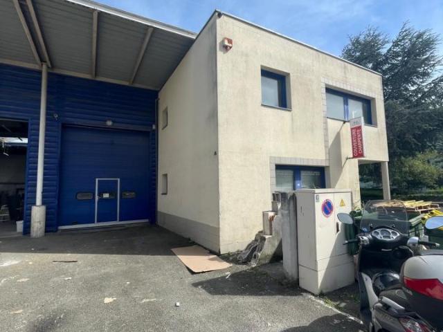 Local Commercial vente à Palaiseau, Sainte-geneviève-des-bois