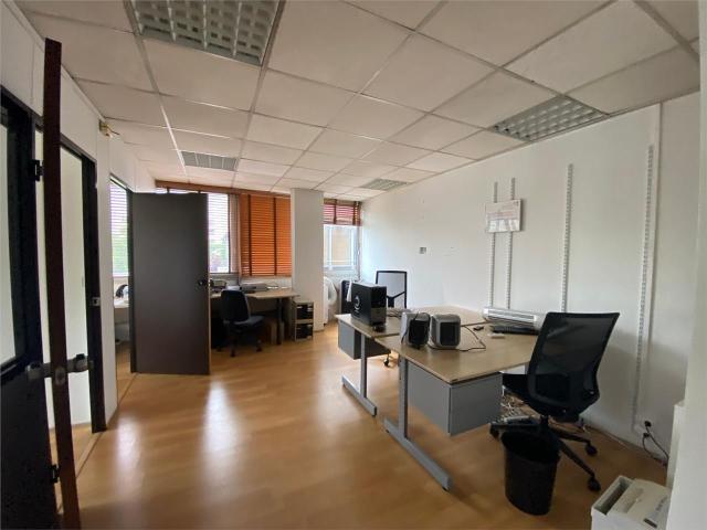 Local Commercial vente à L'Haÿ-les-Roses, Ivry-sur-seine