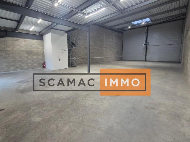 Local Commercial vente à Sarcelles, Louvres
