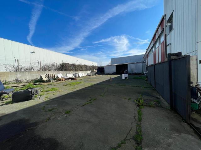 Local Commercial vente à Palaiseau, Champlan