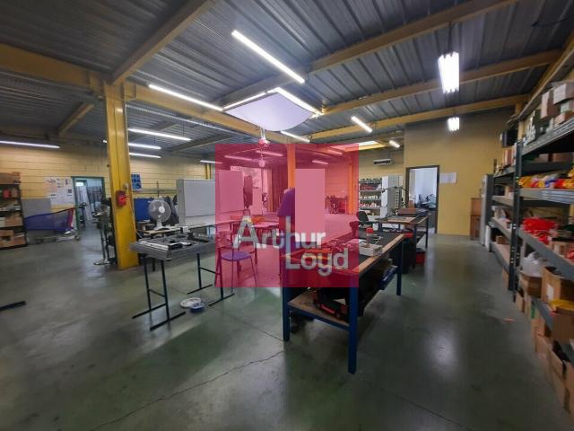 Local Commercial vente à Riom