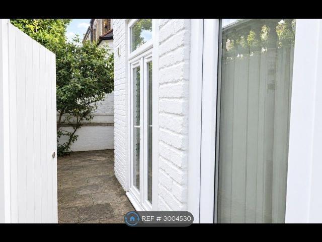 Apartment for rent in London Borough of Ealing, Greater London