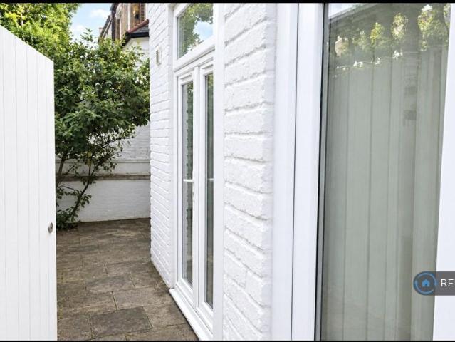 Apartment for rent in London Borough of Ealing, Greater London