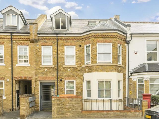Apartment for rent in London Borough of Ealing, Greater London