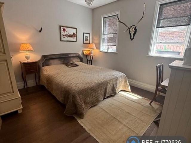 House for rent in London Borough of Ealing, Greater London