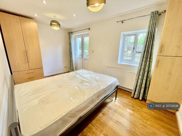 Apartment for rent in London Borough of Ealing, Greater London