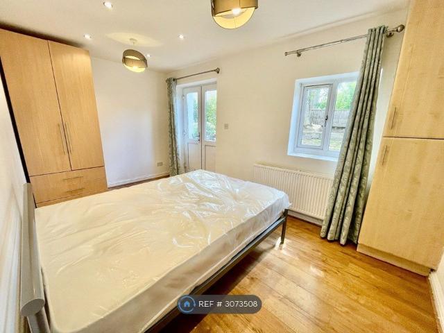 Apartment for rent in London Borough of Ealing, Greater London