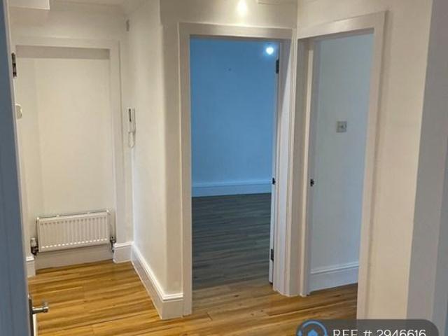 Apartment for rent in London Borough of Ealing, Park Royal