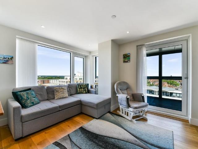 Apartment for rent in Whetstone, Oakleigh Park