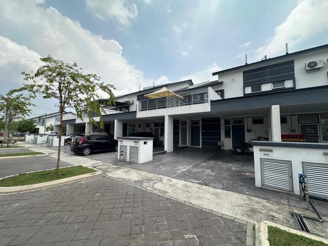 Townhouse for sale in Tanjong Sepat, Selangor