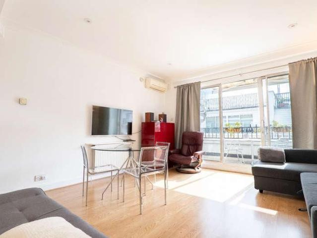 Apartment for rent in Kensington, Greater London