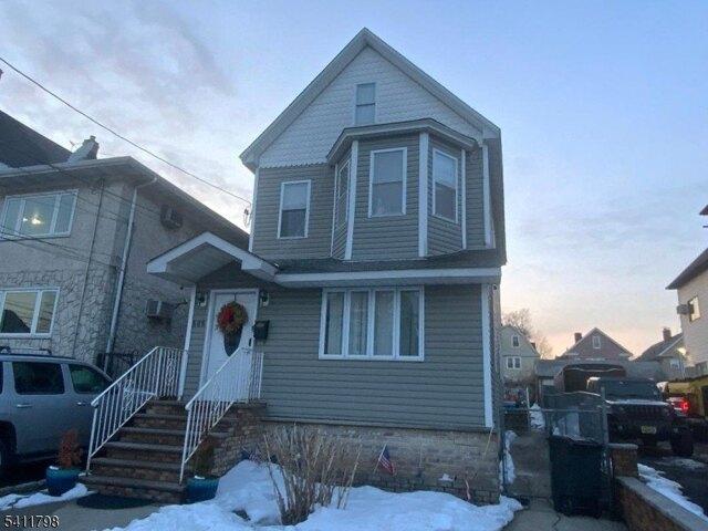 House for sale in Elizabeth, New Jersey