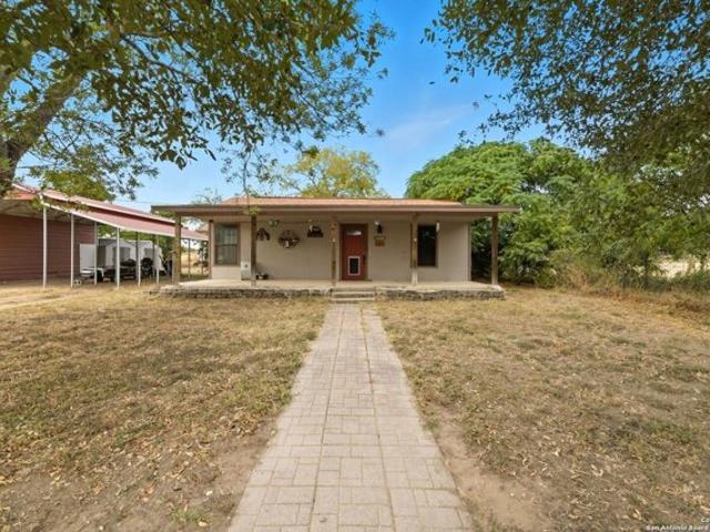 House for sale in Lytle, Texas