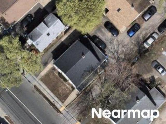 House for sale in Newton