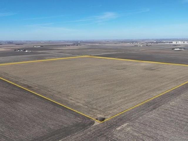 Farm for sale in Farnhamville, Iowa
