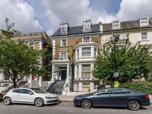 House for rent in Belsize Park, Greater London