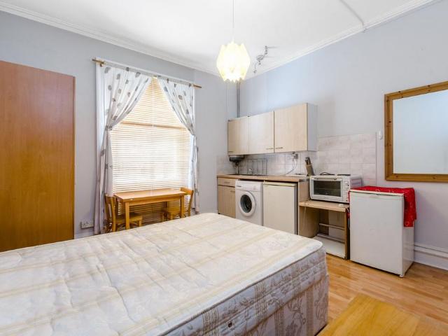 Apartment for rent in Belsize Park, Greater London