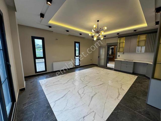 Sariçam, Adana içerisinde satılık Villa