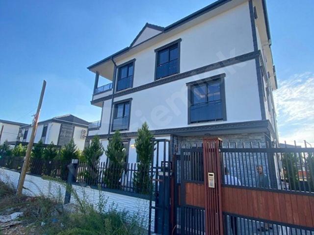 Akkuyu, Sarıçam içerisinde satılık Villa