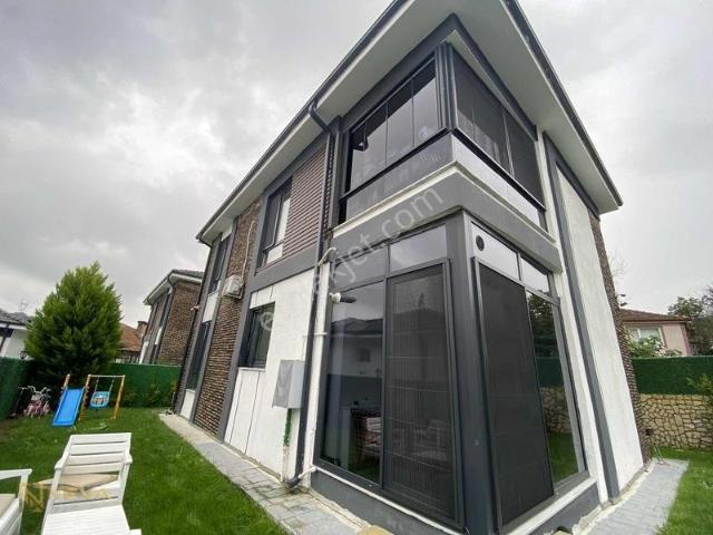 İkizce Osmaniye, Adapazarı içerisinde satılık Villa