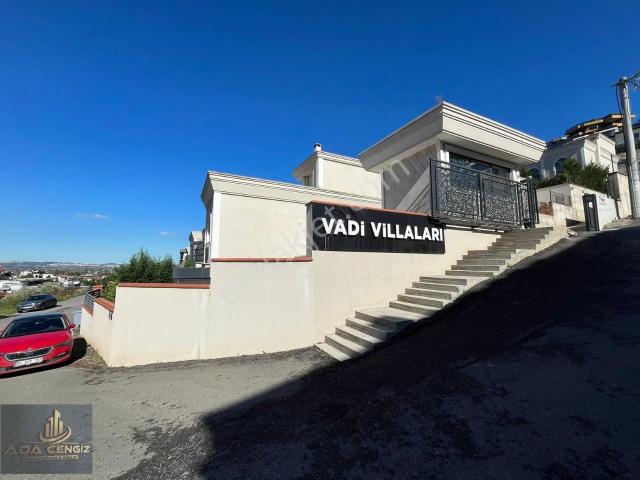Serdivan, Sakarya içerisinde satılık Villa