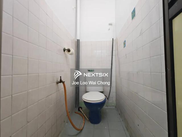 Shop for sale in Johor