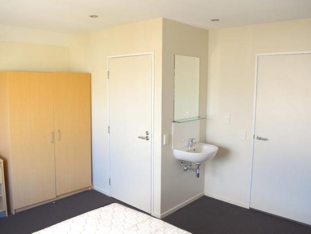 Apartment for rent in Addington, Canterbury
