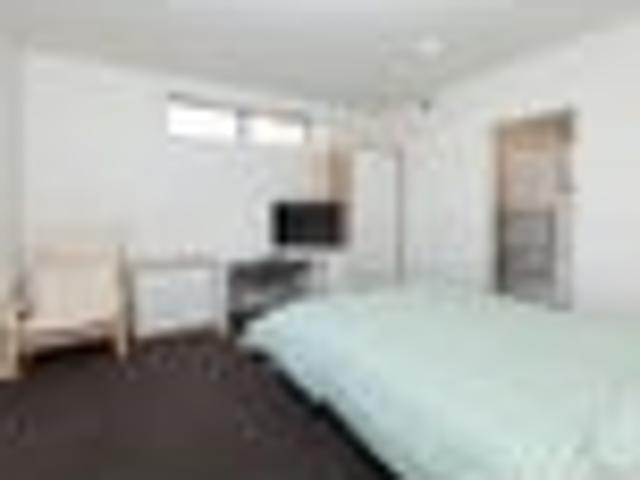 Apartment for rent in Addington, Canterbury