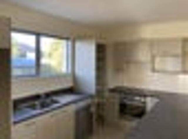 Townhouse for rent in Addington, Canterbury