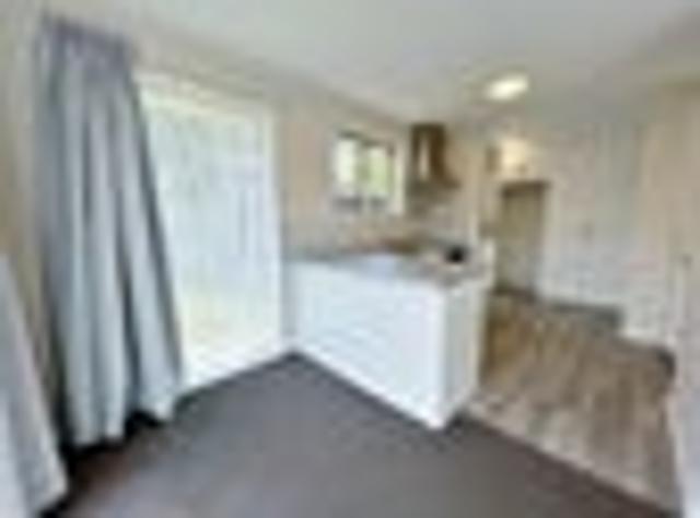Townhouse for rent in Addington, Canterbury
