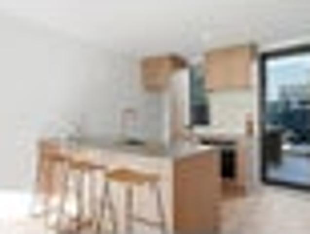 Townhouse for rent in Addington, Canterbury