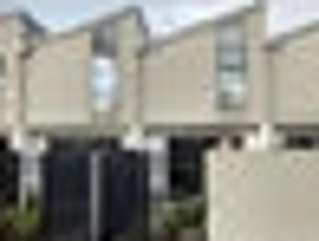 Townhouse for rent in Addington, Canterbury