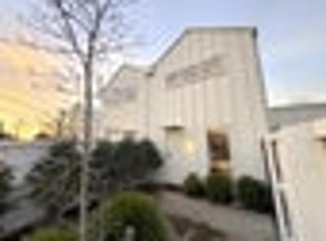Townhouse for rent in Addington, Canterbury