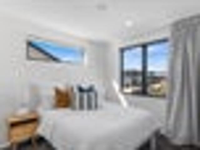 Townhouse for rent in Addington, Canterbury