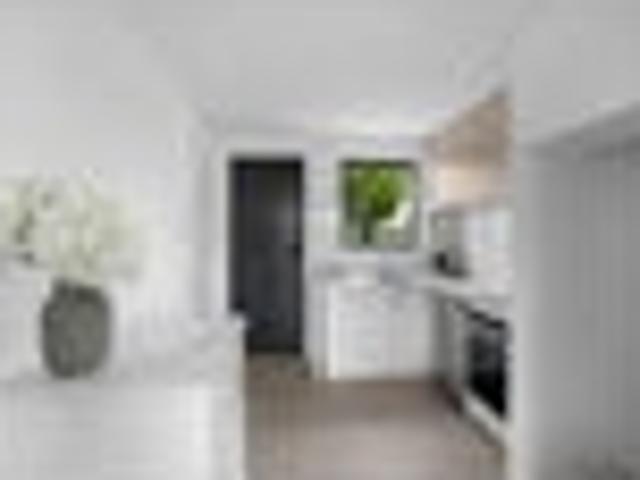Townhouse for rent in Heathcote, Canterbury