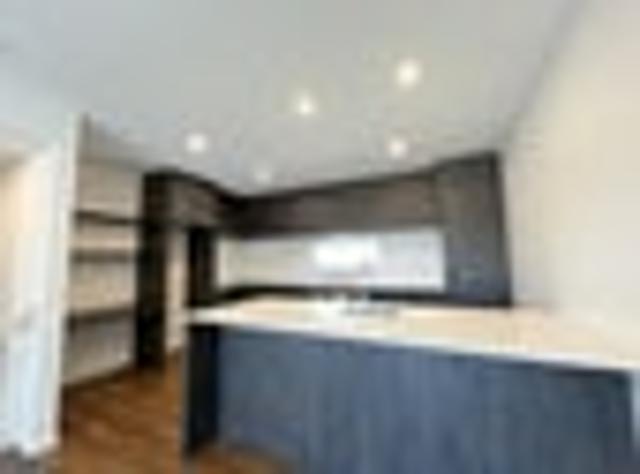 Townhouse for rent in Addington, Canterbury