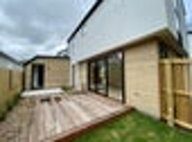 Townhouse for rent in Addington, Canterbury