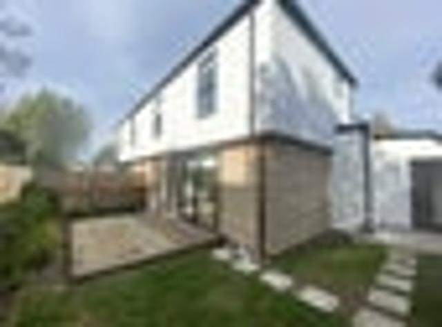 Townhouse for rent in Addington, Canterbury