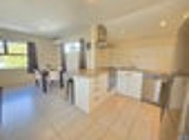 Townhouse for rent in Heathcote, Canterbury