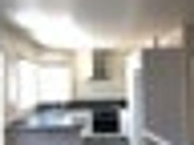 Townhouse for rent in Addington, Canterbury