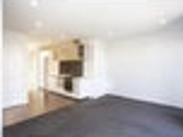 Townhouse for rent in Heathcote, Canterbury
