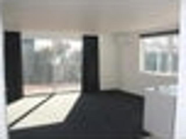 Townhouse for rent in Addington, Canterbury