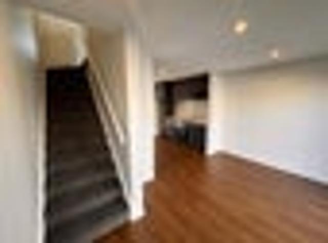 Townhouse for rent in Addington, Canterbury