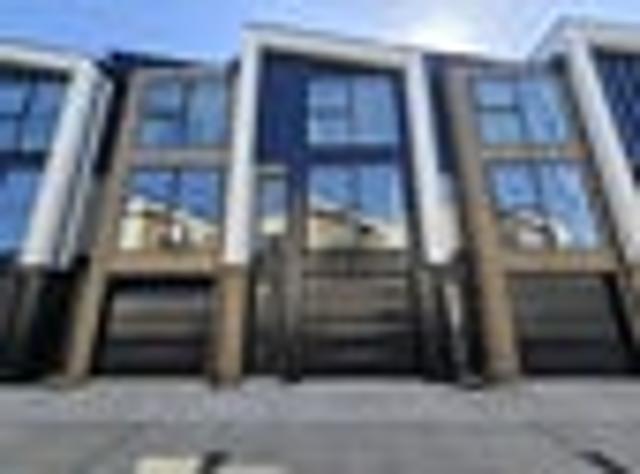 Townhouse for rent in Addington, Canterbury