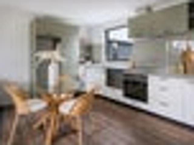 Townhouse for rent in Addington, Canterbury